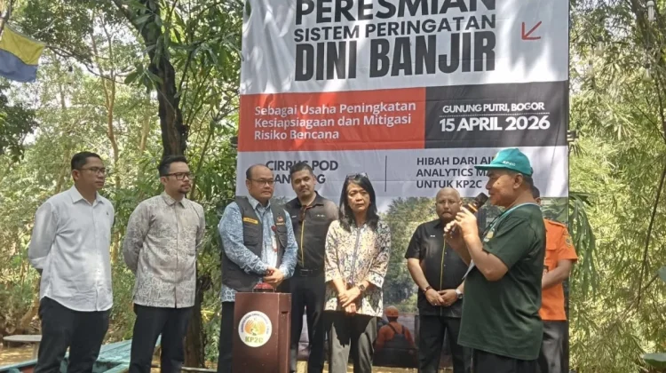 Momen Wamen PU Meresmikan Alat Deteksi Dini Banjir di Bojongkulur Bogor