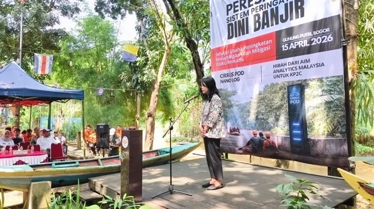Momen Wamen PU Meresmikan Alat Deteksi Dini Banjir di Bojongkulur Bogor