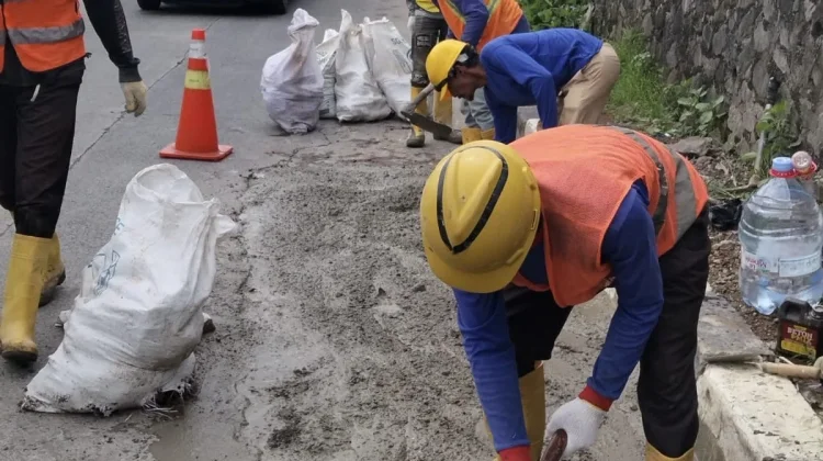 PLN Gerak Cepat Perbaiki Jalan Rusak eks Perbaikan Jaringan Kabel di Kedung Badak