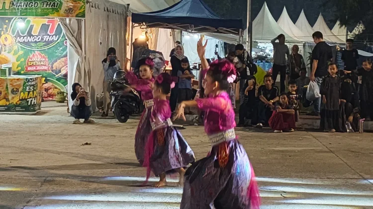 Anak Usia Lima Tahun Tampil Membawakan Tari Tradisional di Panggung KaBOGORFEST