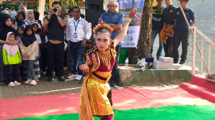 Penampilan Tari Karaton Mandala Agung Meriah di Festival Ekraf Situ Gede Vol.2