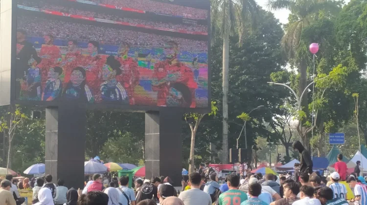 Berita Foto - Minggu Pagi, Warga Bogor Datangi Alun-Alun Cibinong ...