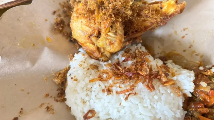 Lapar Tengah Malam? Ada Ayam dan Kari Pedas 24 Jam di Bogor