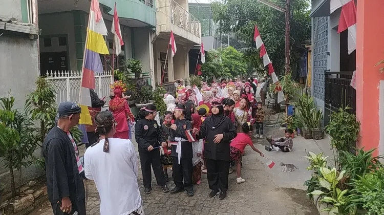 Warga Perumahan Ciriung Cemerlang Cibinong Antusias Ikuti Karnaval HUT RI ke-81