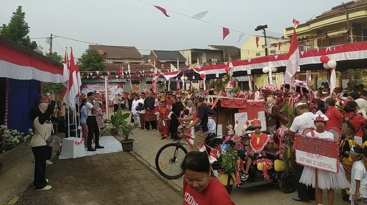 Warga Perumahan Ciriung Cemerlang Cibinong Antusias Ikuti Karnaval HUT RI ke-81