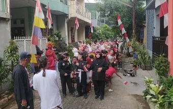 Warga Perumahan Ciriung Cemerlang Cibinong Antusias Ikuti Karnaval HUT RI ke-81