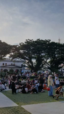 Alun-Alun Kota Bogor Dipadati Warga pada H+2 Idul Fitri 1447