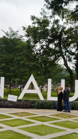 Keramaian Pengunjung di Alun-Alun Kota Bogor saat Libur Lebaran 2026