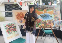 Jennifer Sharon Hadiahkan Lukisan Wajah untuk Kepala RRI Bogor