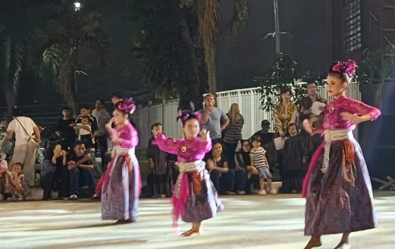 Anak Usia Lima Tahun Tampil Membawakan Tari Tradisional di Panggung KaBOGORFEST