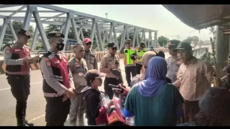 Forkopimcam Sukra Sosialisasi ke Penyapu Koin Jembatan Sewo