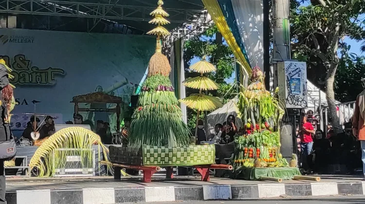 Meriahkan HUT ke 528 Kuningan, Bupati dan Pejabat kenakan Pakaian Kerajaan