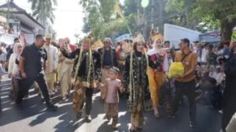 Helaran Budaya Semarakkan Hari Jadi ke-528 Kuningan