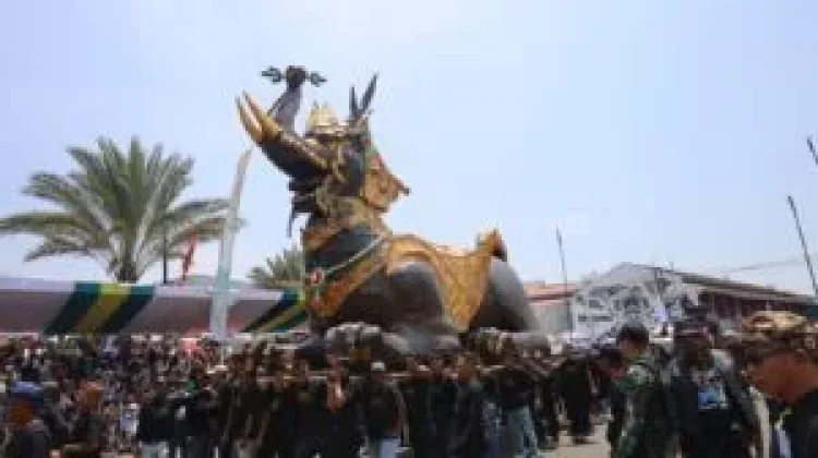 Helaran Budaya Semarakkan Hari Jadi ke-528 Kuningan