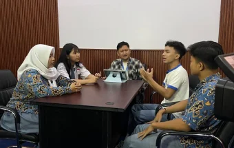 Dari Ruang Kelas ke Layar Kaca ala Jyotirpatha