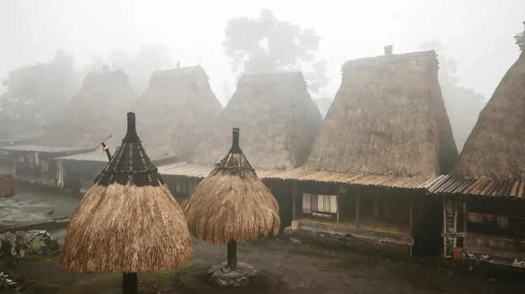 Rumah adat Bajawa atau Sa’o di Kampung Bena