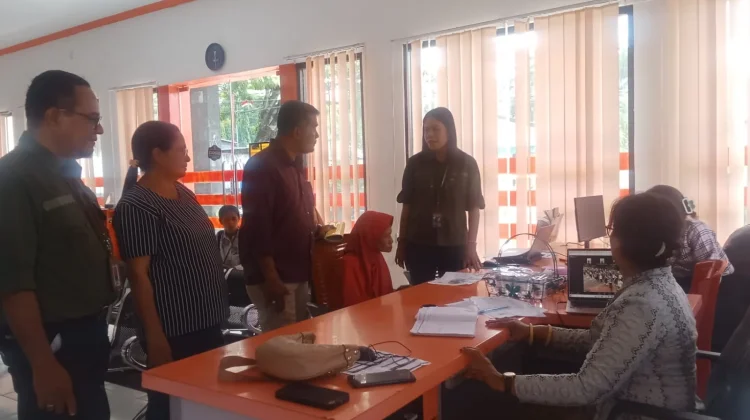 Sebanyak 36 KPM Ende Tengah Terima Bantuan PKH Triwulan I 2026 di Kantor Pos Ende