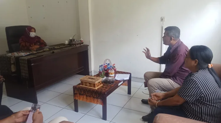 Sebanyak 36 KPM Ende Tengah Terima Bantuan PKH Triwulan I 2026 di Kantor Pos Ende