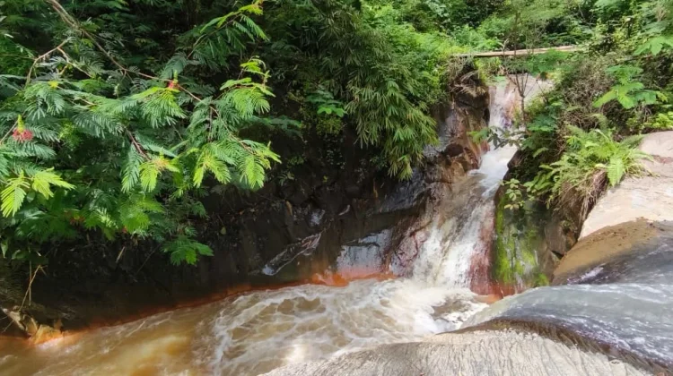 Menikmati Keindahan Air Terjun Murundao di Ende