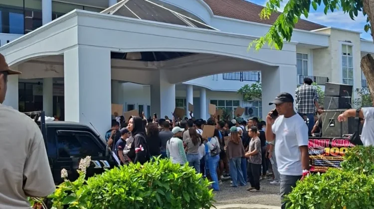 Aliansi Pariwisata Manggarai Barat Protes Kebijakan Kuota TN Komodo