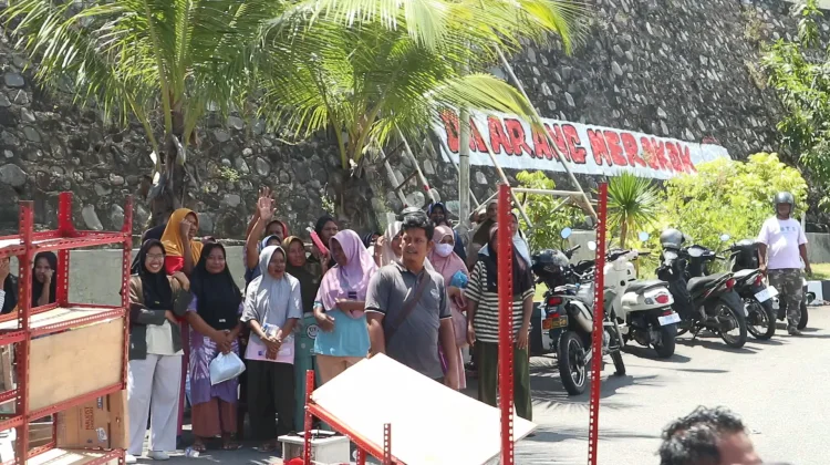Bupati Badeoda Tinjau Lokasi Penertiban Sempadan Pantai Ndao