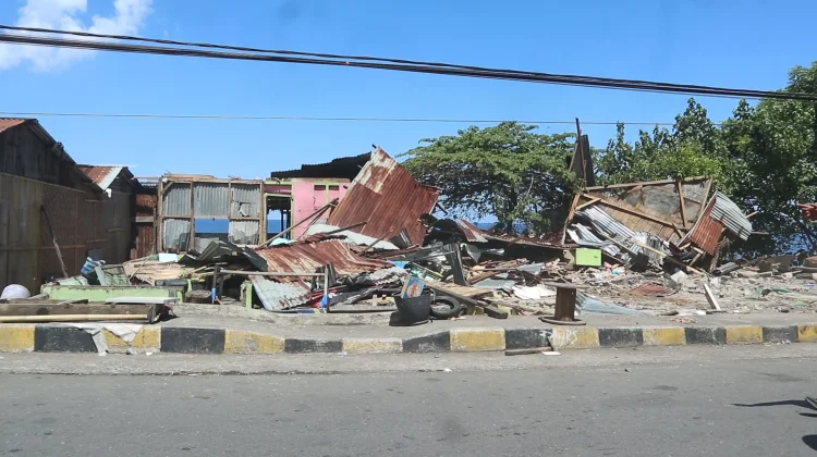 Bupati Badeoda Tinjau Lokasi Penertiban Sempadan Pantai Ndao