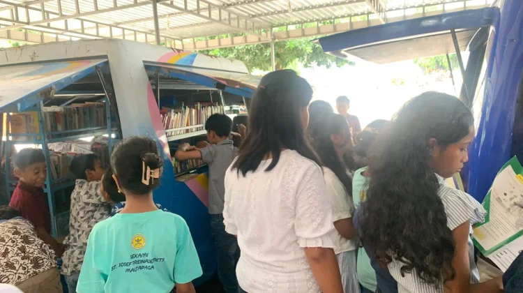 Perpustakaan Keliling Sasar Literasi Anak di Ende