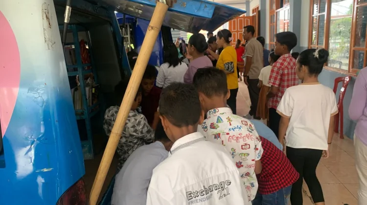 Perpustakaan Keliling Sasar Literasi Anak di Ende
