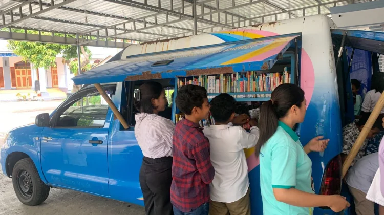 Perpustakaan Keliling Sasar Literasi Anak di Ende