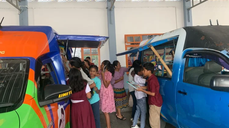 Perpustakaan Keliling Sasar Literasi Anak di Ende