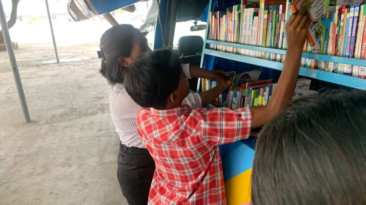 Perpustakaan Keliling Sasar Literasi Anak di Ende