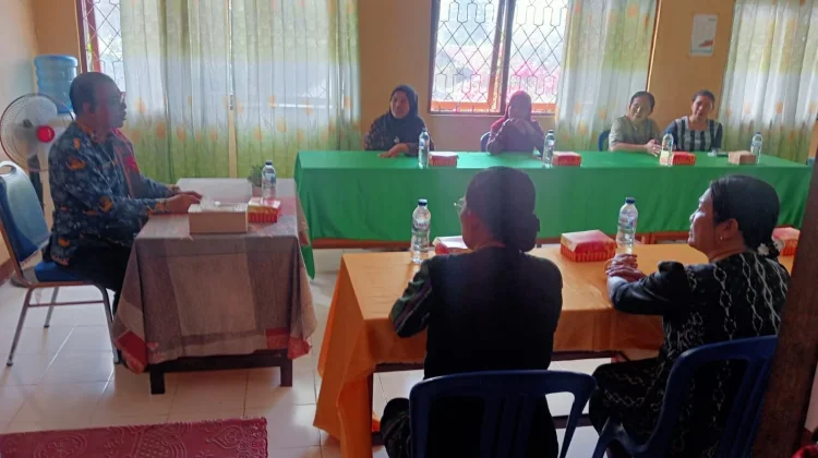 Bupati Ende Tinjau Pelaksanaan TKA SD