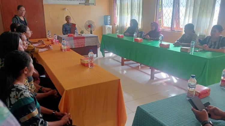 Bupati Ende Tinjau Pelaksanaan TKA SD