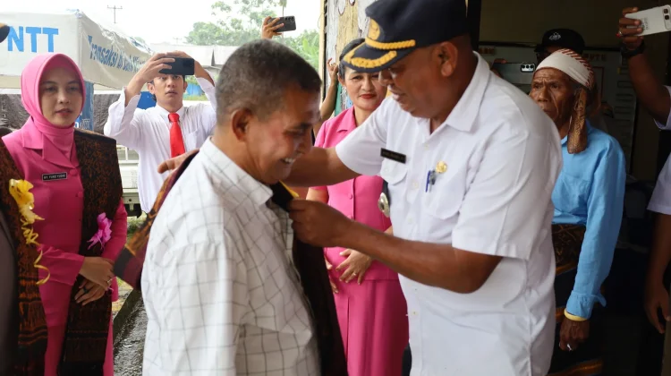 Kapolres Ende Letakkan Batu Pertama Mushola