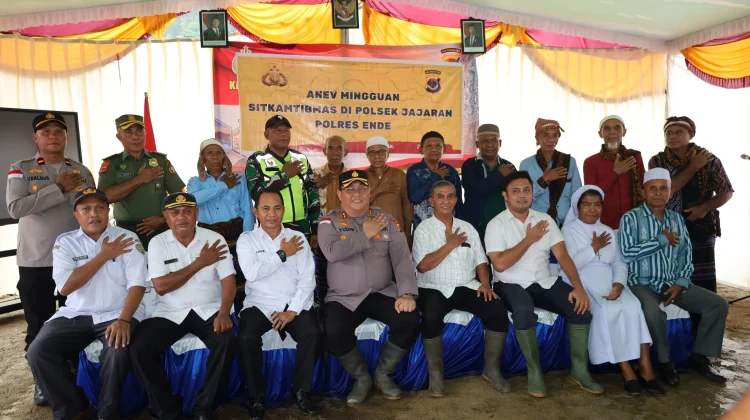 Kapolres Ende Letakkan Batu Pertama Mushola