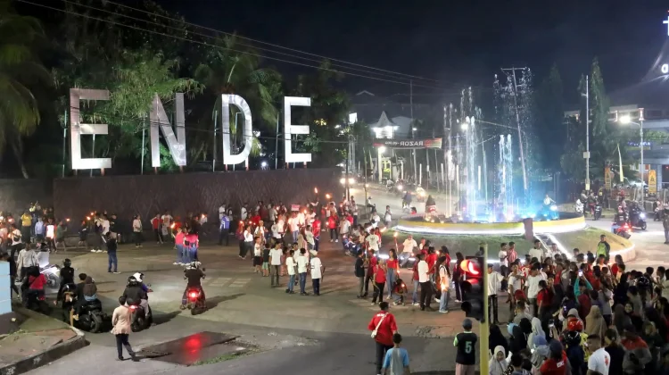 Pawai Obor Semarakkan Peringatan Hari Lahir Pancasila di Ende