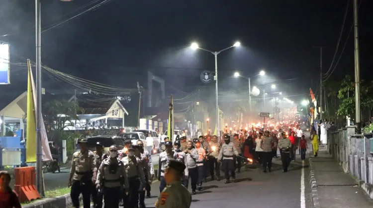 Pawai Obor Semarakkan Peringatan Hari Lahir Pancasila di Ende