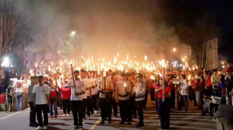 Pawai Obor Semarakkan Peringatan Hari Lahir Pancasila di Ende