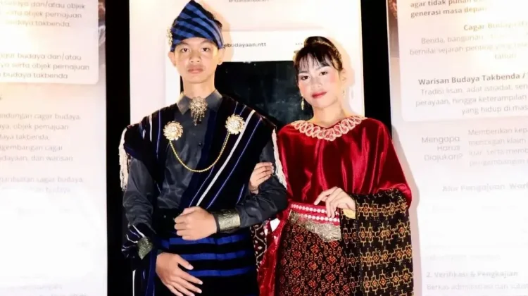 Fashion Show Budaya Frateran Ndao Meriahkan Pancasila Night