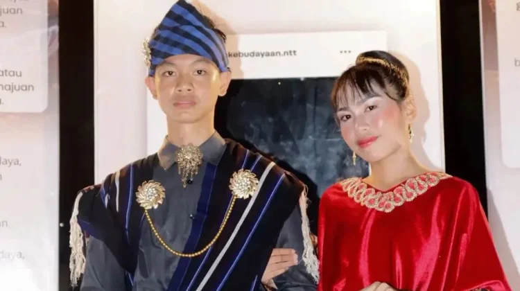 Fashion Show Budaya Frateran Ndao Meriahkan Pancasila Night