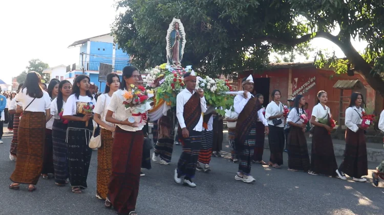 Perarakan Arca Ine Maria Guadalupe Warnai Harlah Pancasila di Ende