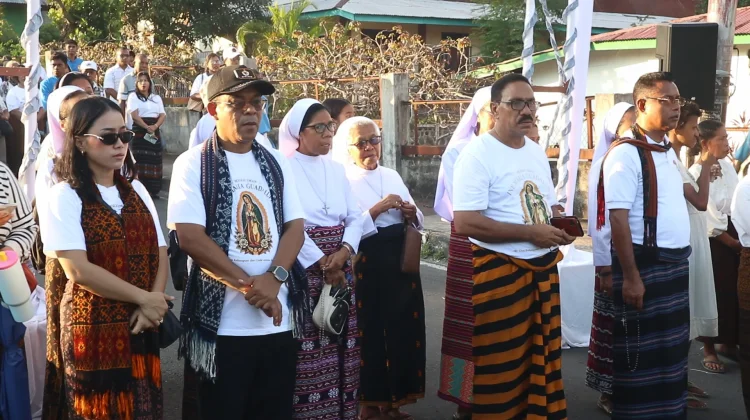 Perarakan Arca Ine Maria Guadalupe Warnai Harlah Pancasila di Ende