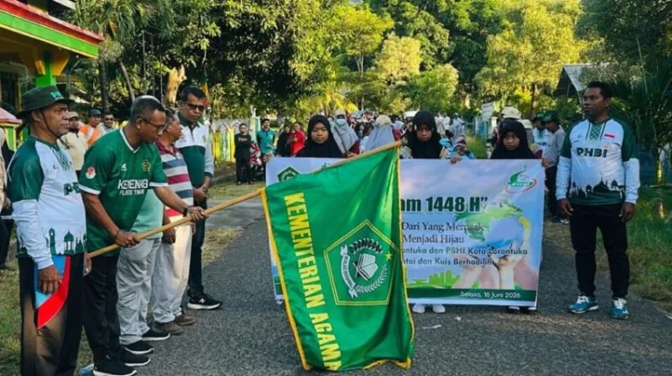 Ratusan Warga Ikuti Jalan Santai Sambut 1 Muharram 1448 H di Larantuka