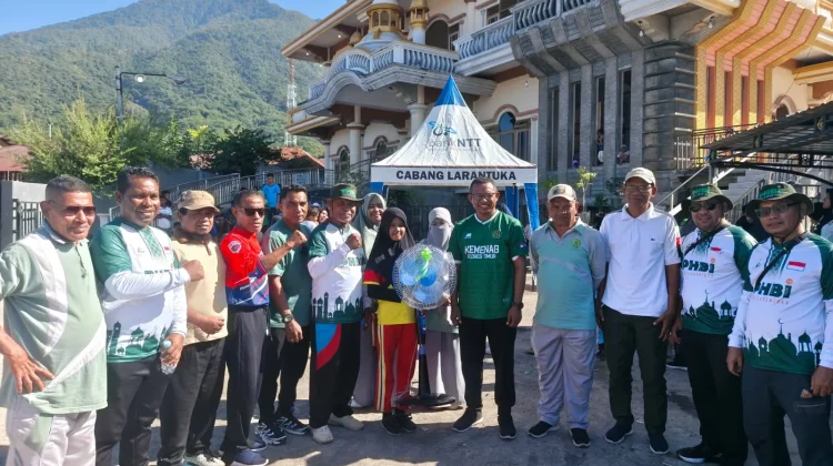 Ratusan Warga Ikuti Jalan Santai Sambut 1 Muharram 1448 H di Larantuka