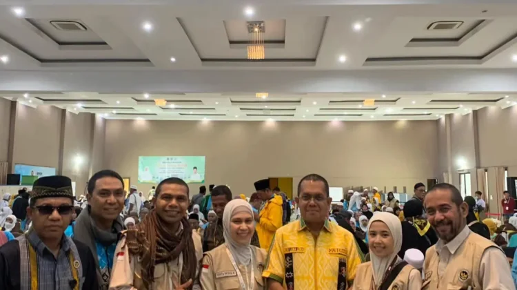 Tiba dari Tanah Suci, Ratusan Jemaah Haji NTT Disambut Gubernur Melki