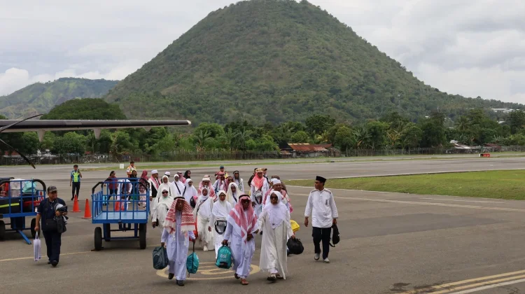 27 Jemaah Haji Ende Tiba, Disambut Wabup dan Forkopimda