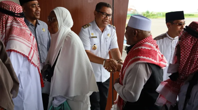 27 Jemaah Haji Ende Tiba, Disambut Wabup dan Forkopimda