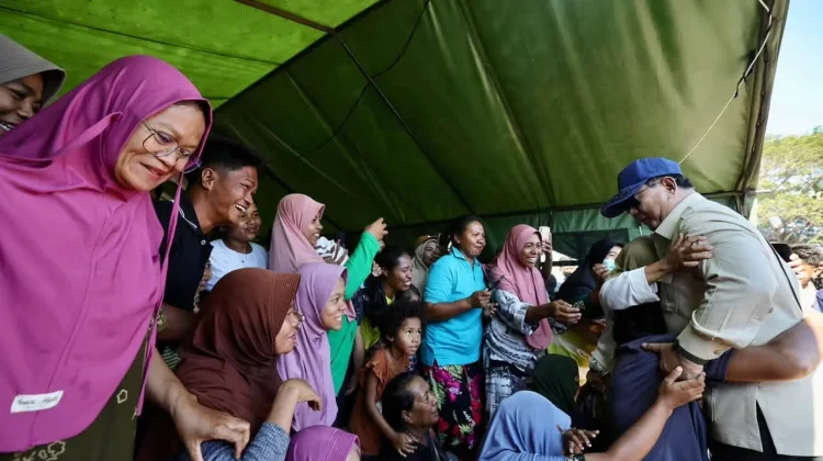 Presiden Prabowo Tinjau Korban Gempa di NTT