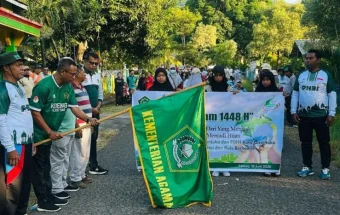 Ratusan Warga Ikuti Jalan Santai Sambut 1 Muharram 1448 H di Larantuka