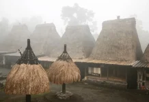 Rumah adat Bajawa atau Sa’o di Kampung Bena